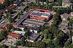 Grundschule und Mehrzweckhalle in Neuried im Bundesland Bayern